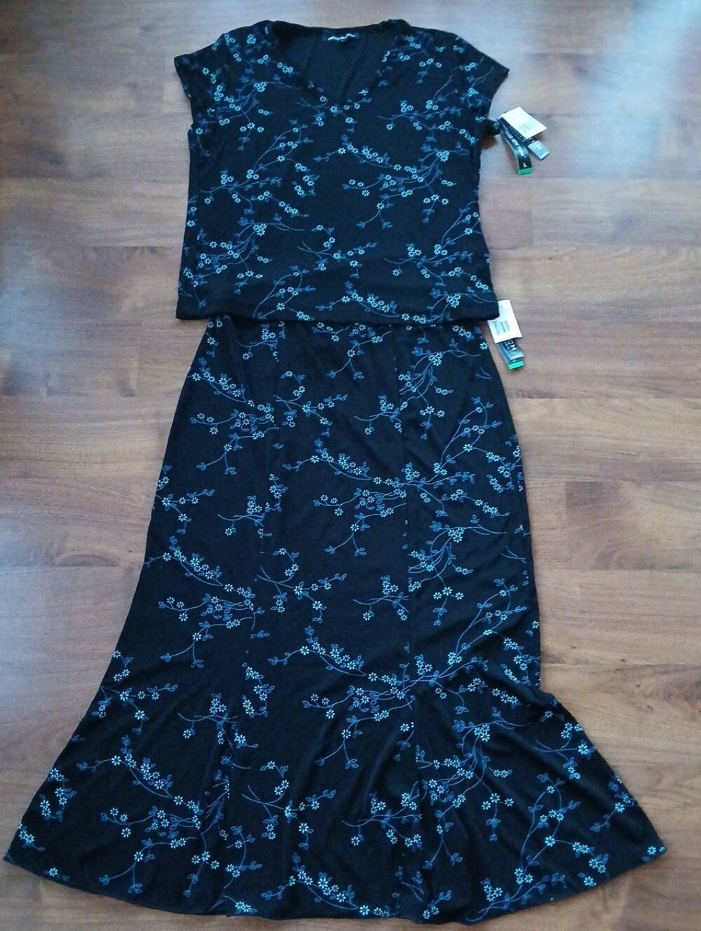 Brigg's New York Women's 2-Piece Skirt & Top Set, Size L, NWT